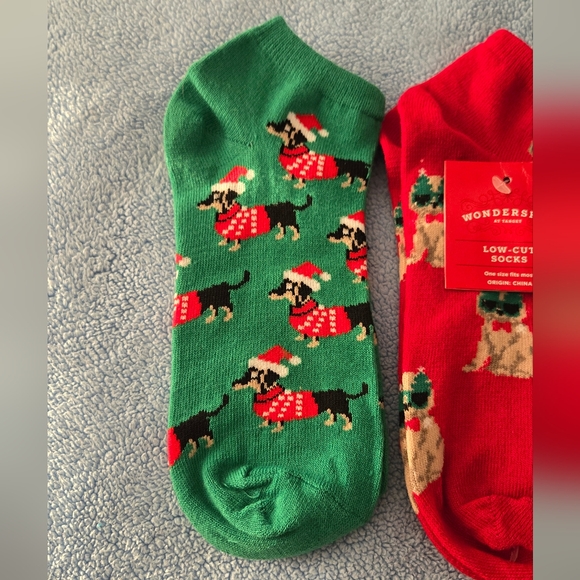 Christmas 🎄 Dog Print Socks - Green, Red, and Tan • NEW - Picture 3 of 7